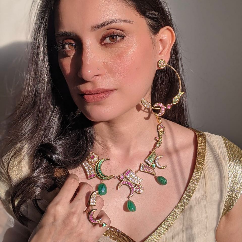 Amrita Thakur styles UNCUT's Festive Jewelry Collection to Perfection!!