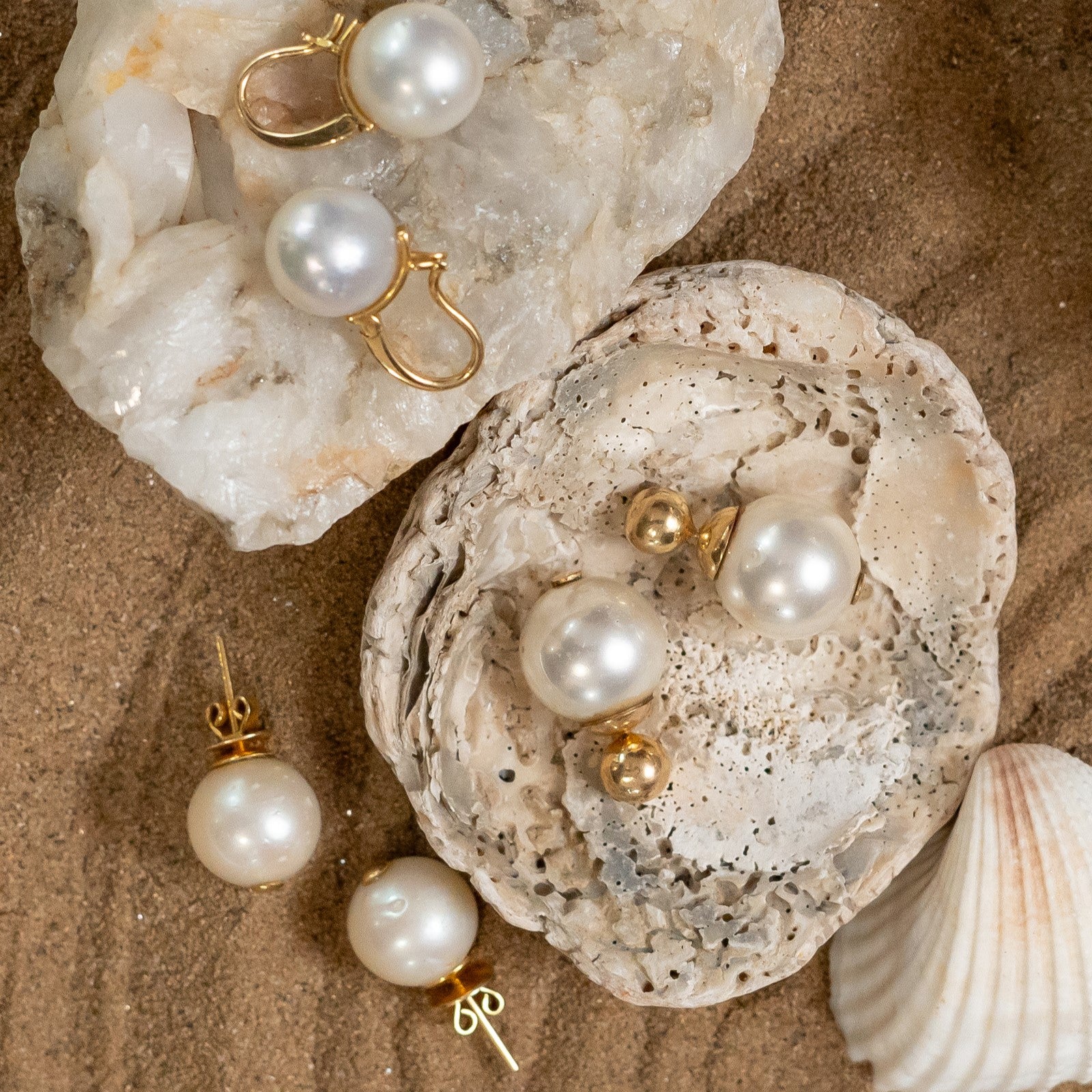 Classic Pearl Jewlery set in Gold - Everyday Luxury by UNCUT Jewelry