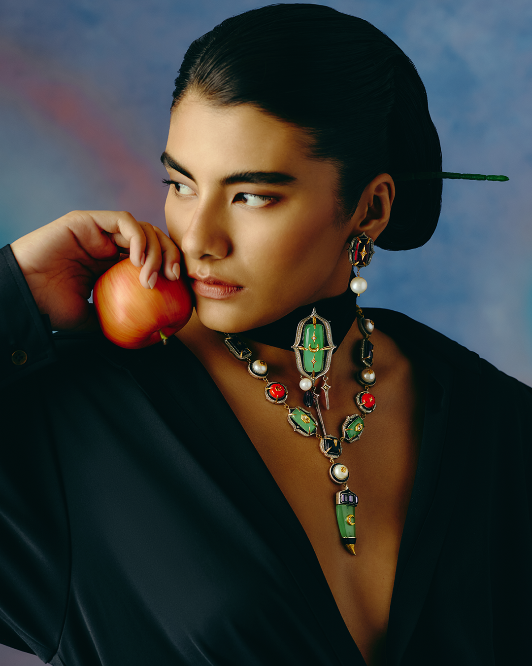 The Architecture of Jewelry: Exploring Form, Structure, and Movement in Chand Sitara