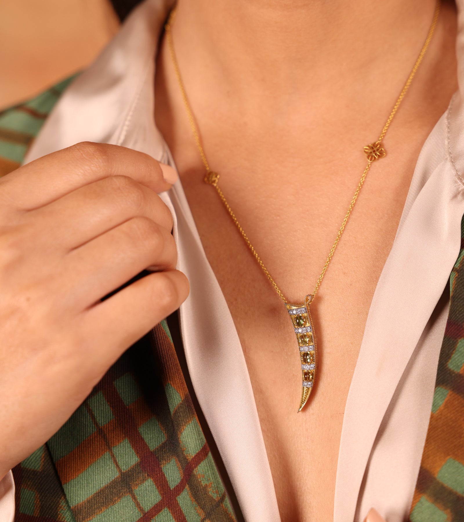 Scylla | Dagger Pendant