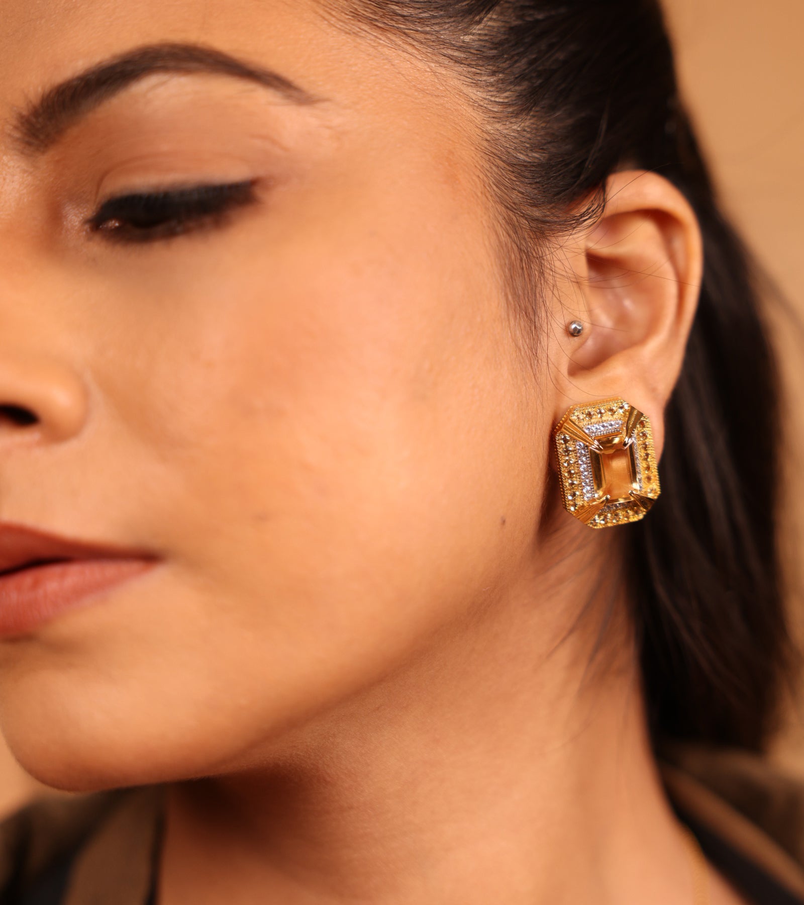 Hera | Stud Earrings